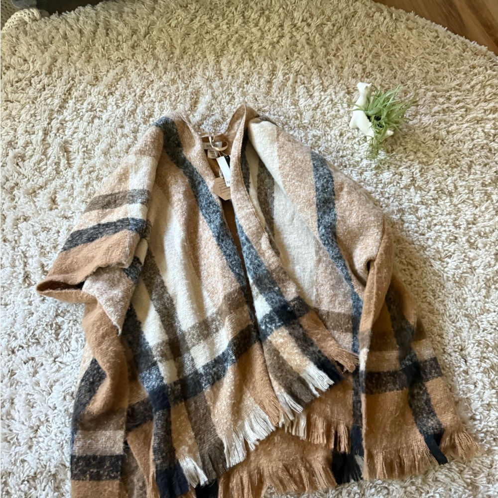 Nine West Tan and Cream Knit Sweater - Picture 3 of 6